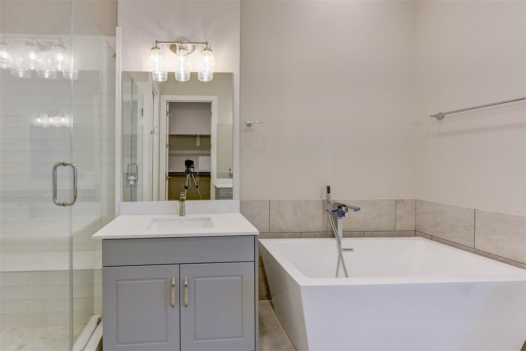 1108 Fowler Street - Photo 35