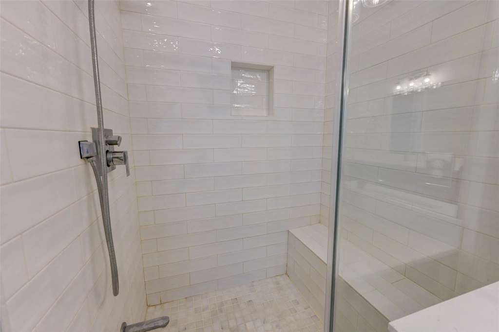 1108 Fowler Street - Photo 37