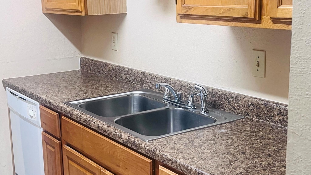 9797 Leawood Boulevard - Photo 19