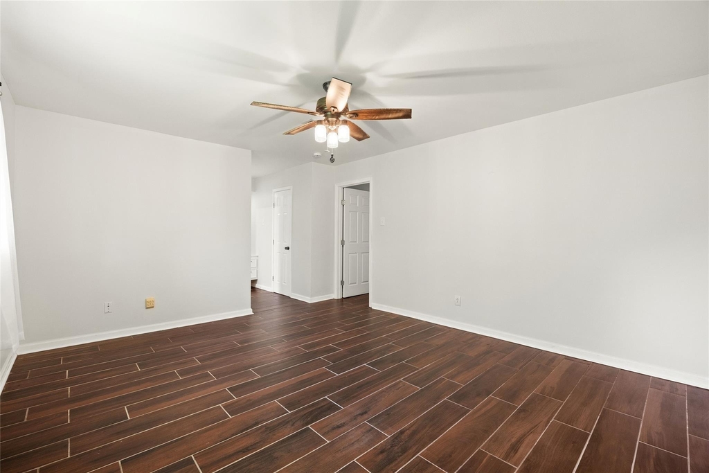 5827 S Braeswood Boulevard - Photo 16