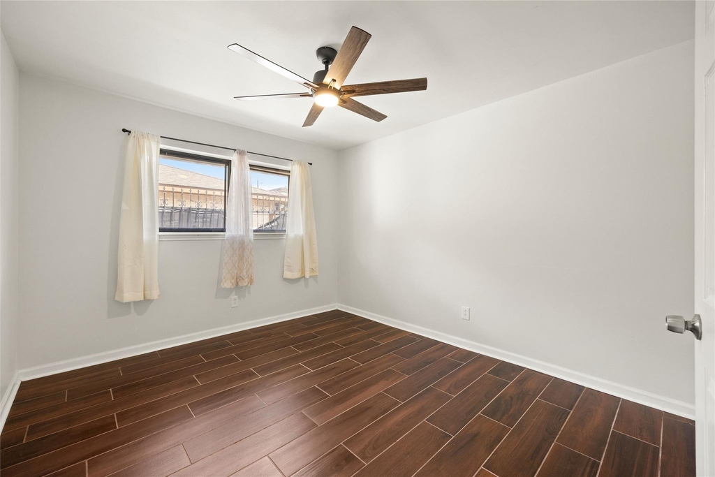 5827 S Braeswood Boulevard - Photo 14