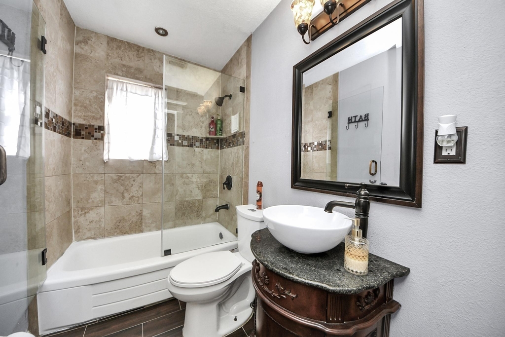 8607 Shadow Crest Street - Photo 12