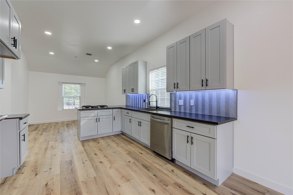 3223 Cherry Hills Drive - Photo 6