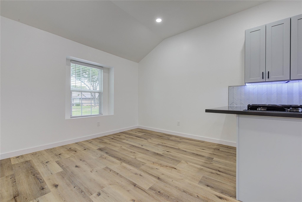 3223 Cherry Hills Drive - Photo 8