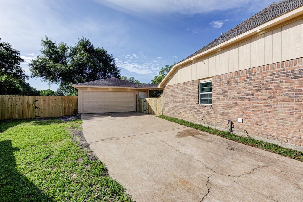 3223 Cherry Hills Drive - Photo 2