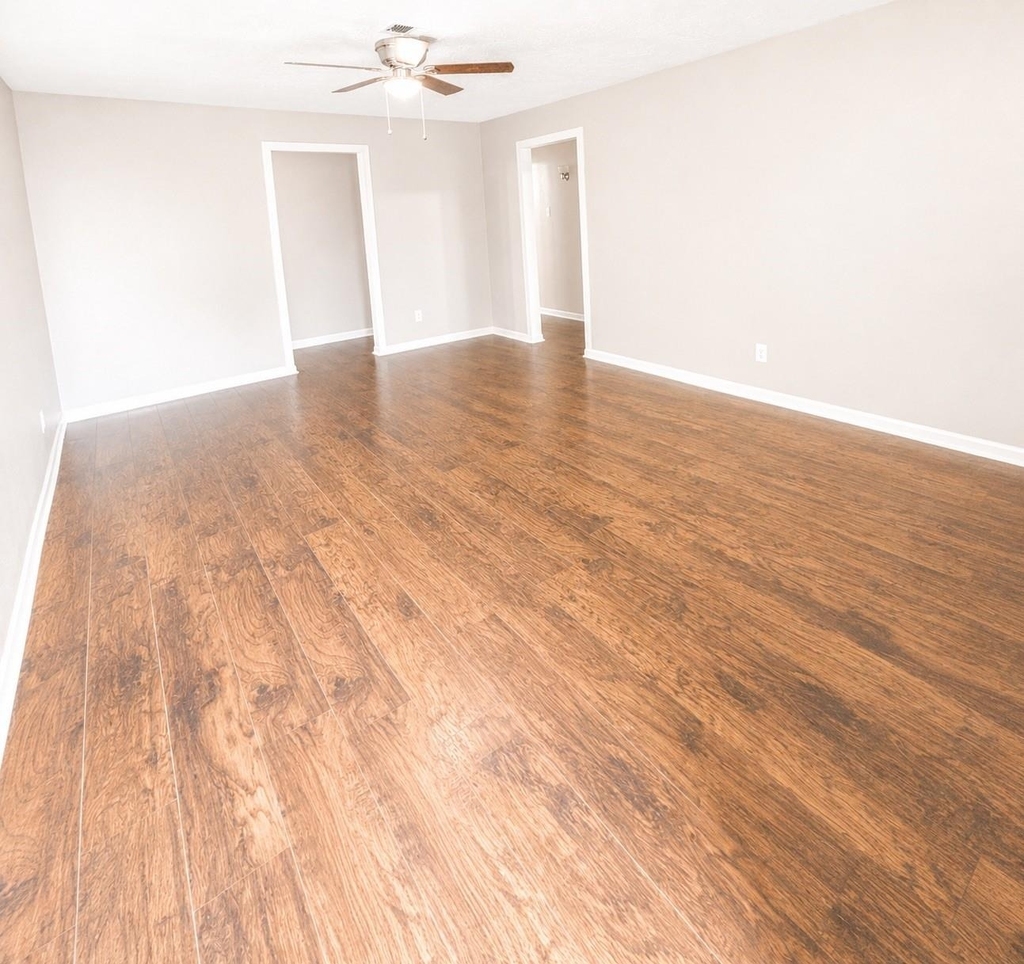 705 Evanston Street - Photo 2
