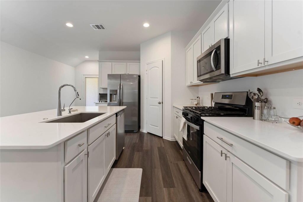 4937 Blue Beetle Ridge Drive - Photo 4