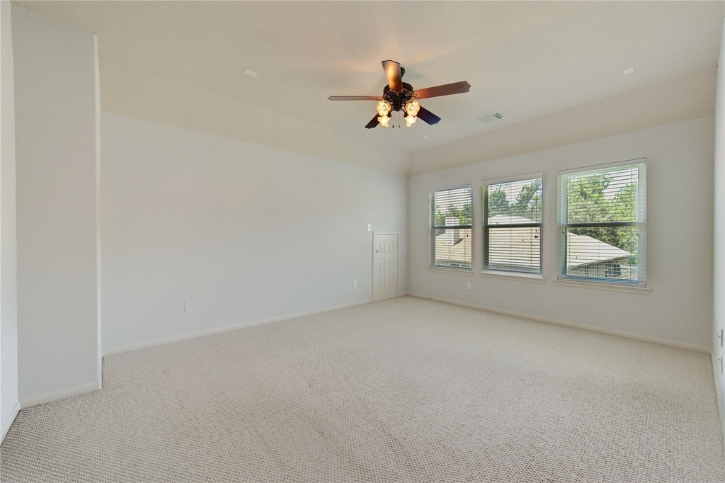 7931 Black Horse Cove - Photo 19