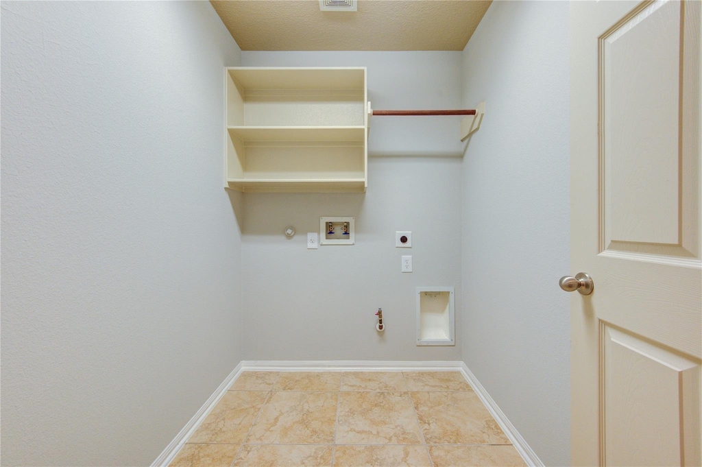 7931 Black Horse Cove - Photo 20