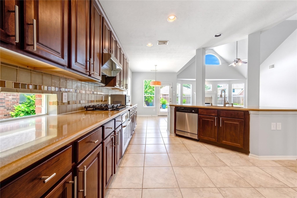 7931 Black Horse Cove - Photo 6