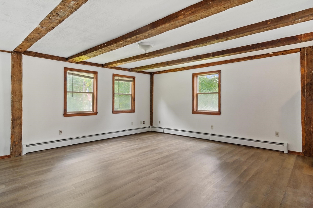 144 Meredith Center - Photo 8