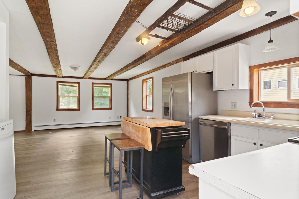 144 Meredith Center - Photo 7