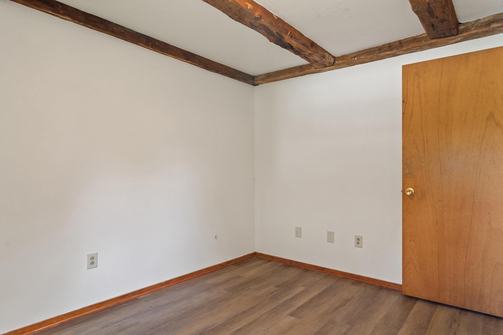 144 Meredith Center - Photo 19