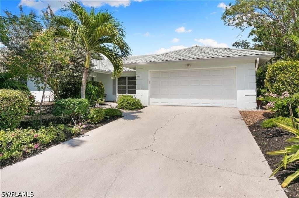 751 Orchid Court - Photo 0