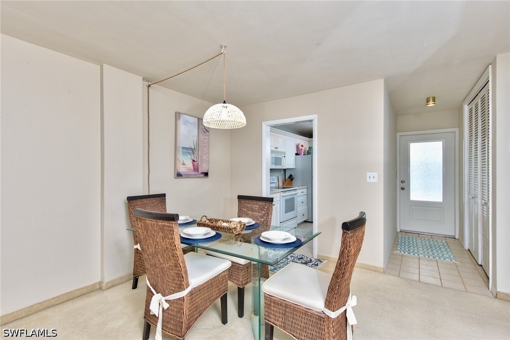 2121 Gulfshore Boulevard N - Photo 6