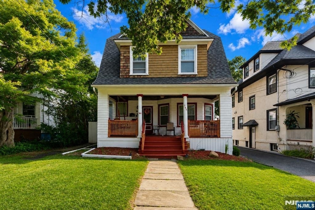 165 Claremont - Photo 1