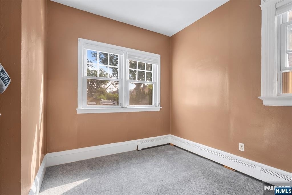 165 Claremont - Photo 9