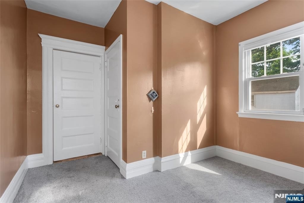 165 Claremont - Photo 10