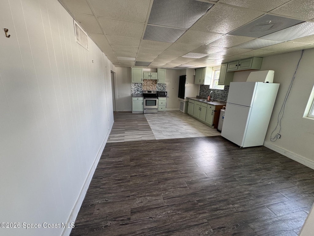 808 Forrest Avenue - Photo 2