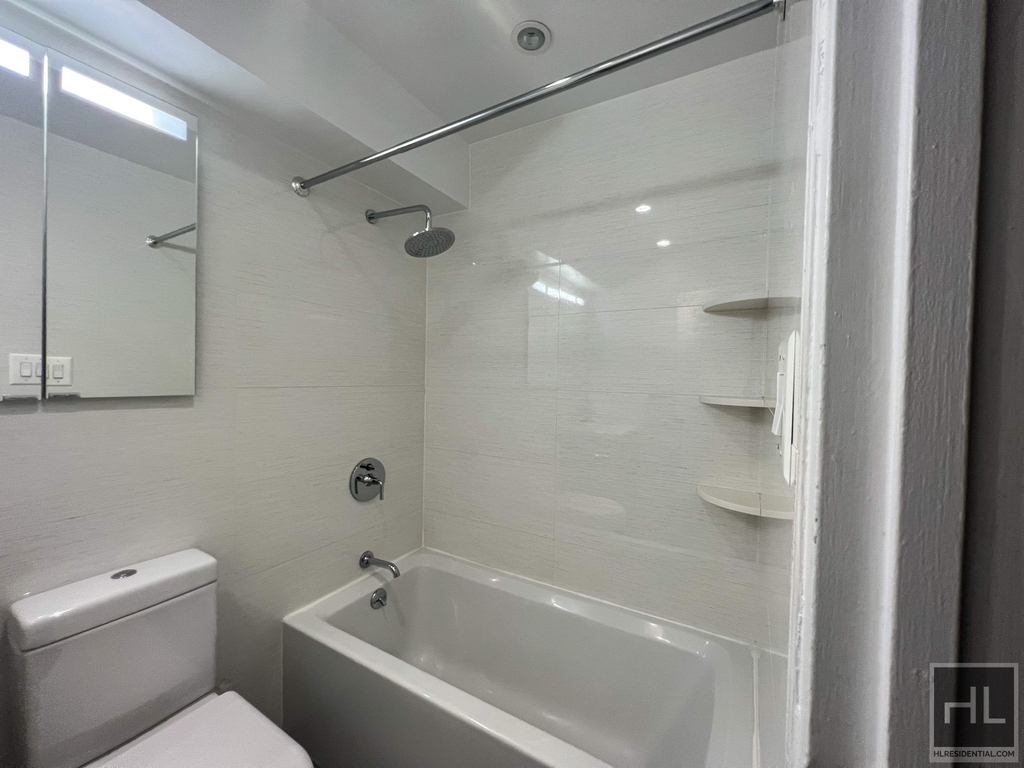 East 80th Street - Photo 2