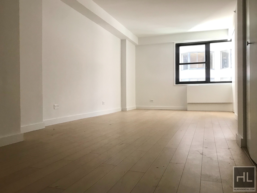 East 39th Street - Photo 3