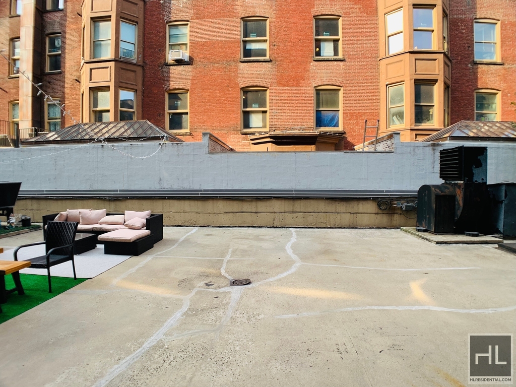 West 22 Street - Photo 4
