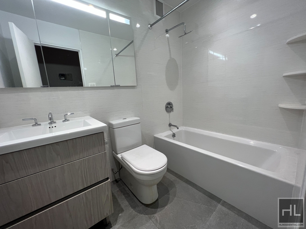 East 80th Street - Photo 3
