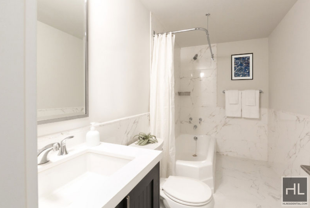 West 34th Street - Photo 1