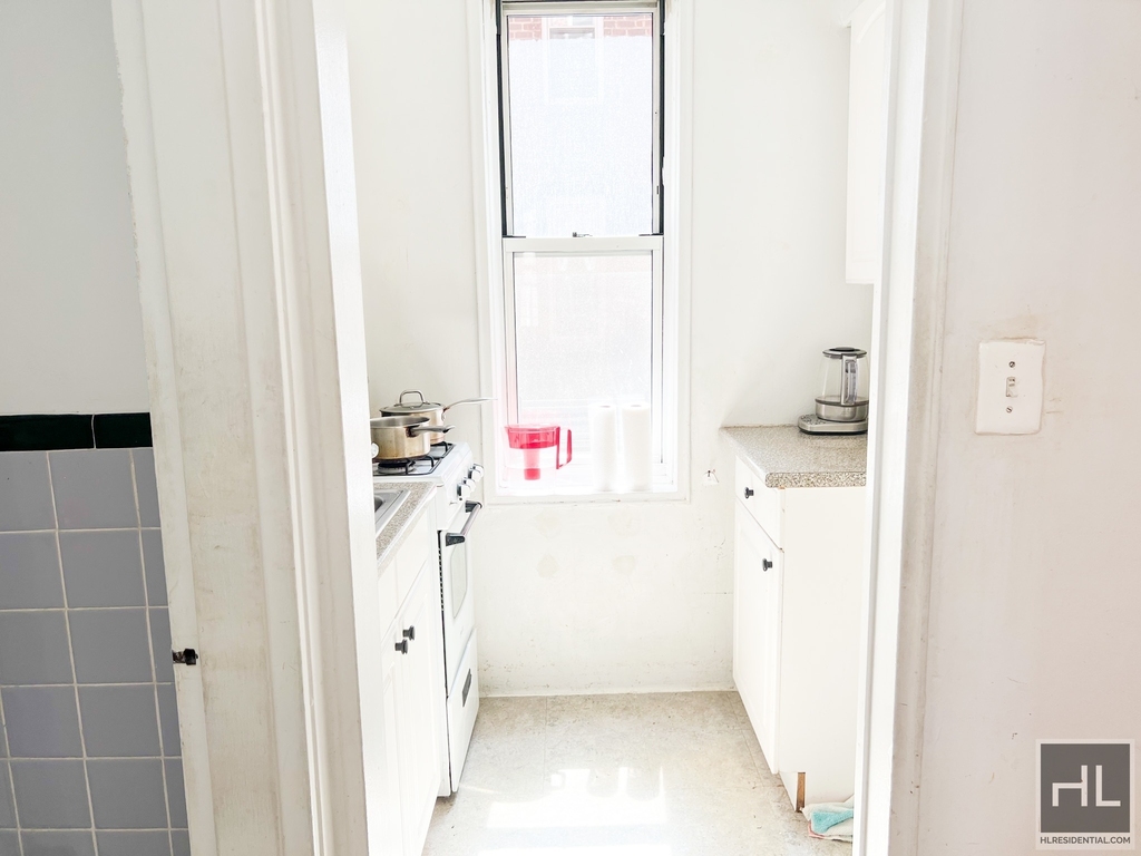 East 58th Street - Photo 2
