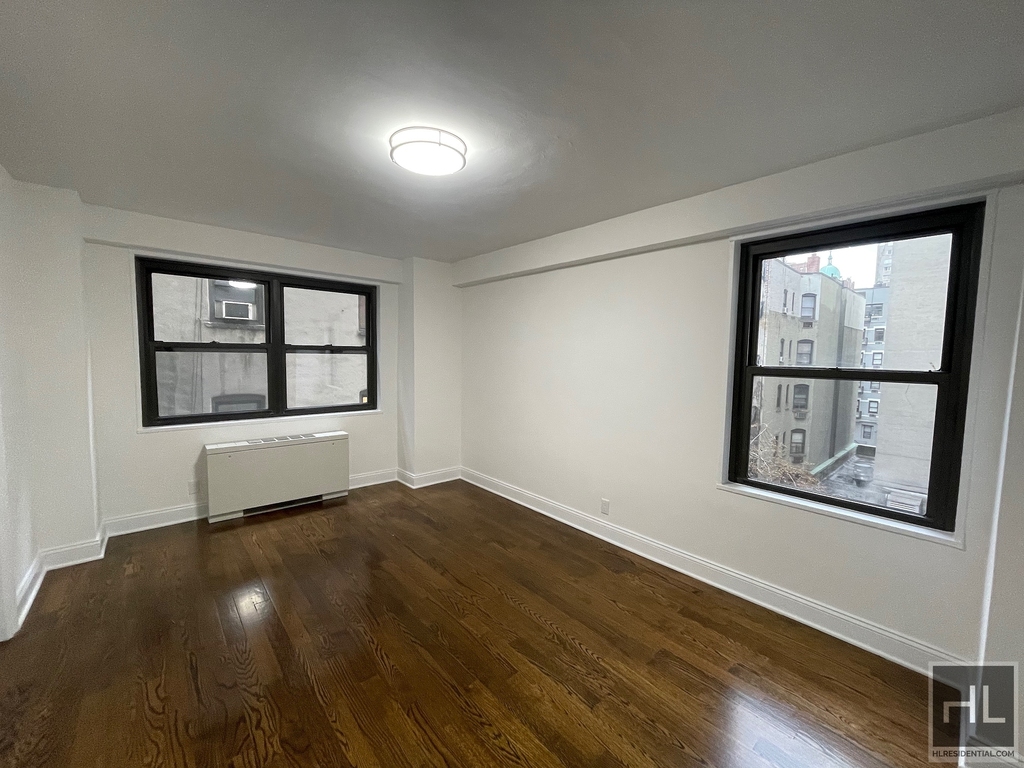 East 89th Street - Photo 7