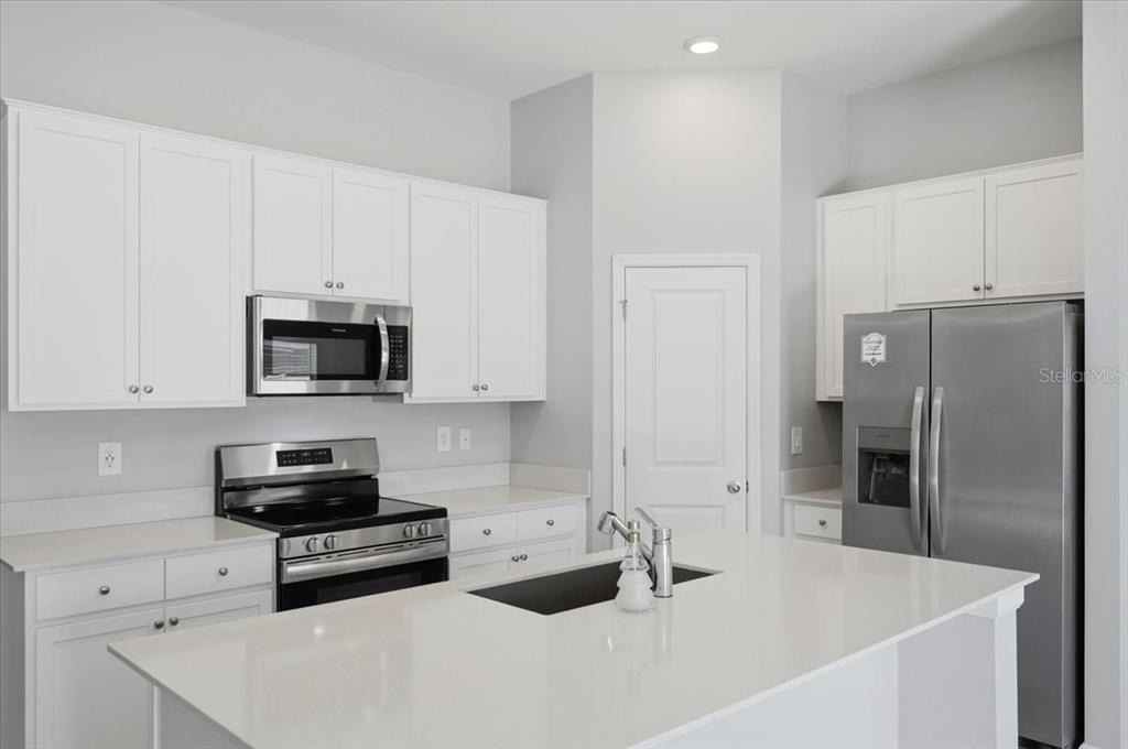 1033 Holden Way - Photo 9