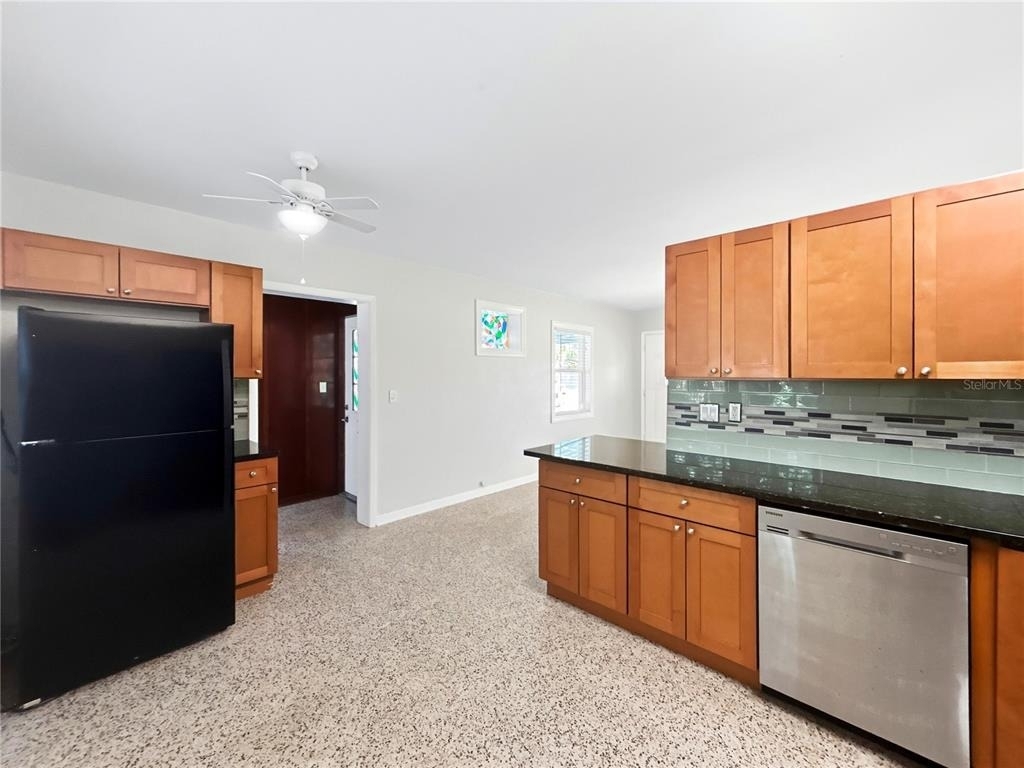 921 6th Avenue Nw - Photo 9
