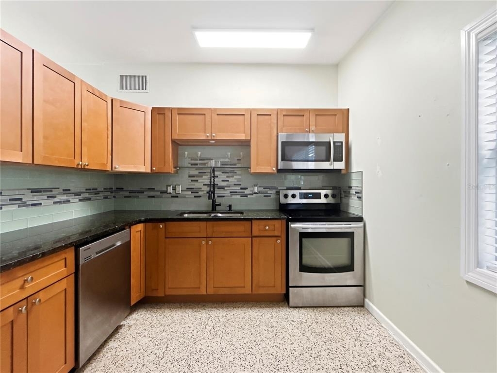 921 6th Avenue Nw - Photo 6