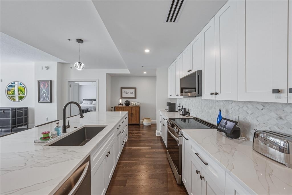 1227 E Madison Street - Photo 6