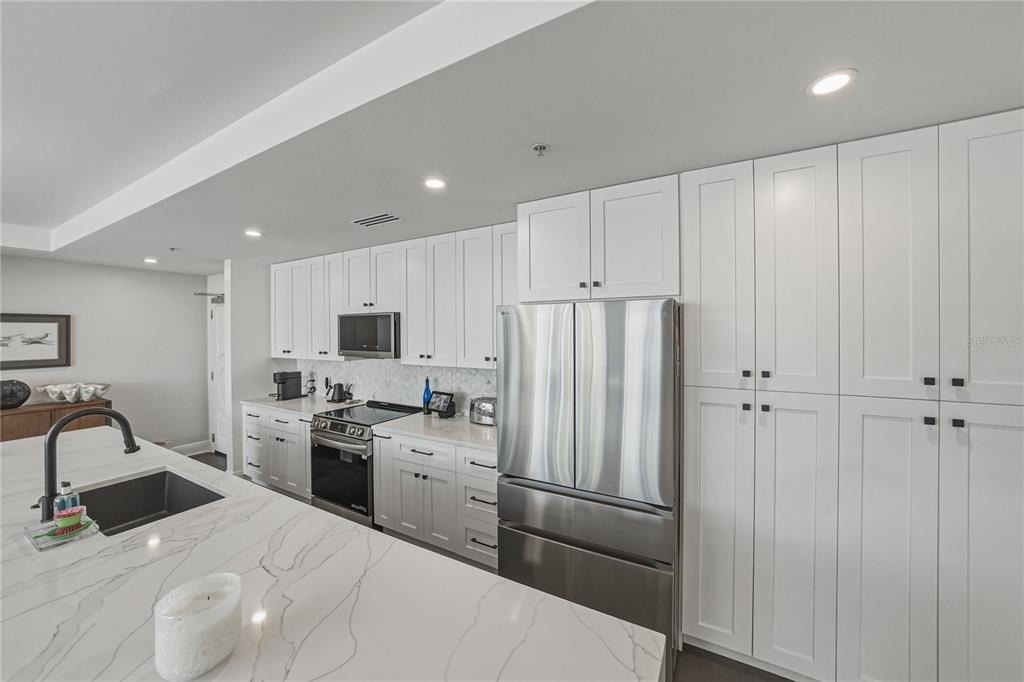 1227 E Madison Street - Photo 9