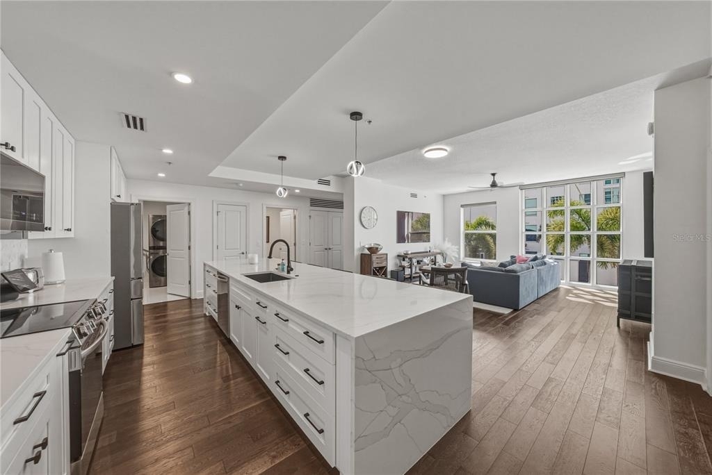 1227 E Madison Street - Photo 5