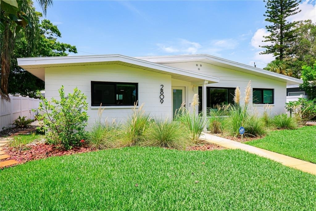 2809 46th Street S - Photo 1