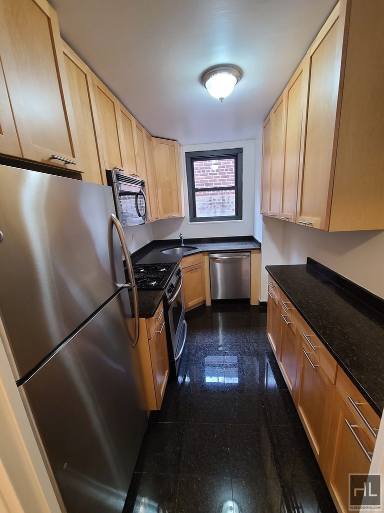 East 49 Street - Photo 0