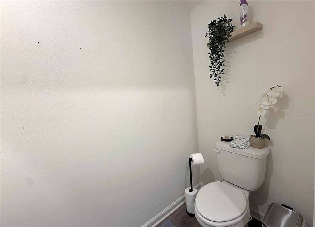 1242 Chester Avenue - Photo 7