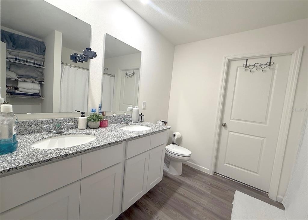 1242 Chester Avenue - Photo 14