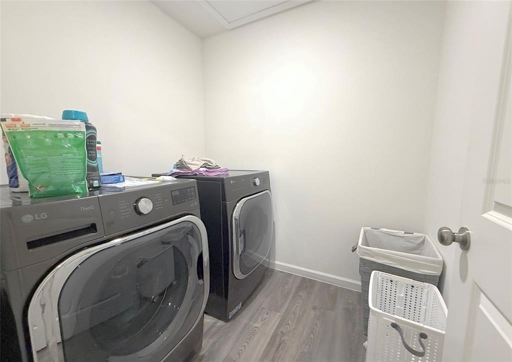 1242 Chester Avenue - Photo 11