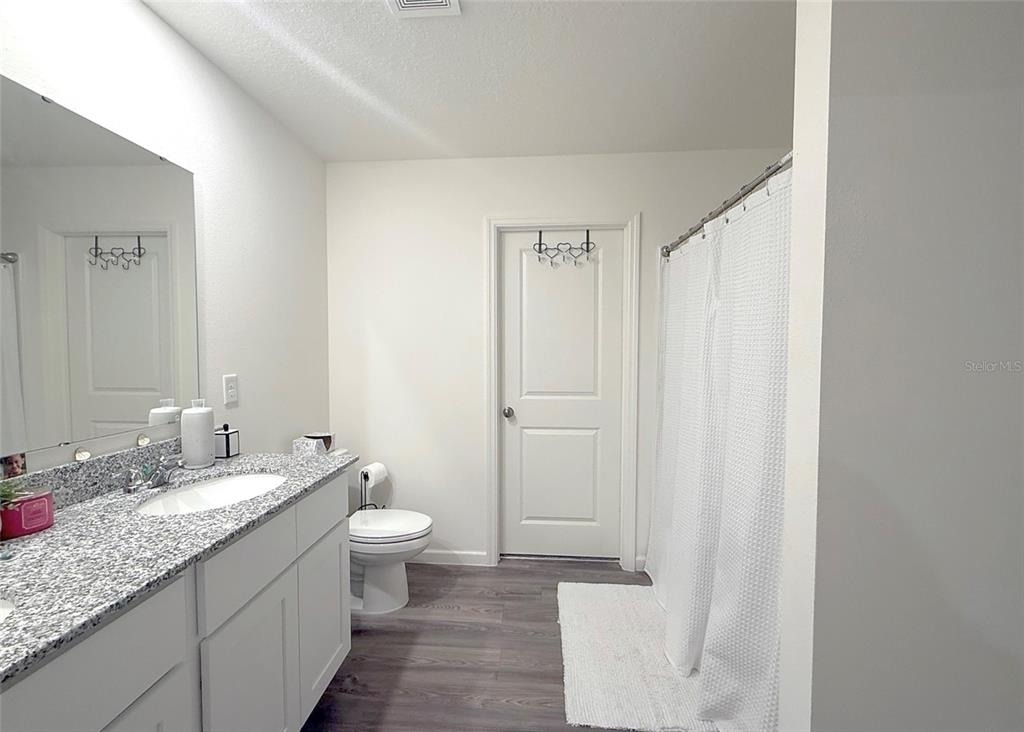 1242 Chester Avenue - Photo 15