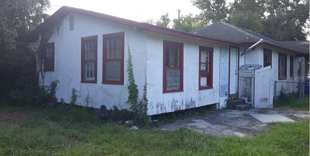 1031 Herschell Street - Photo 2