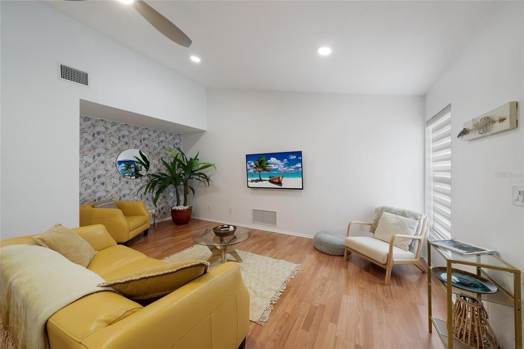 643 Mobile Road - Photo 2
