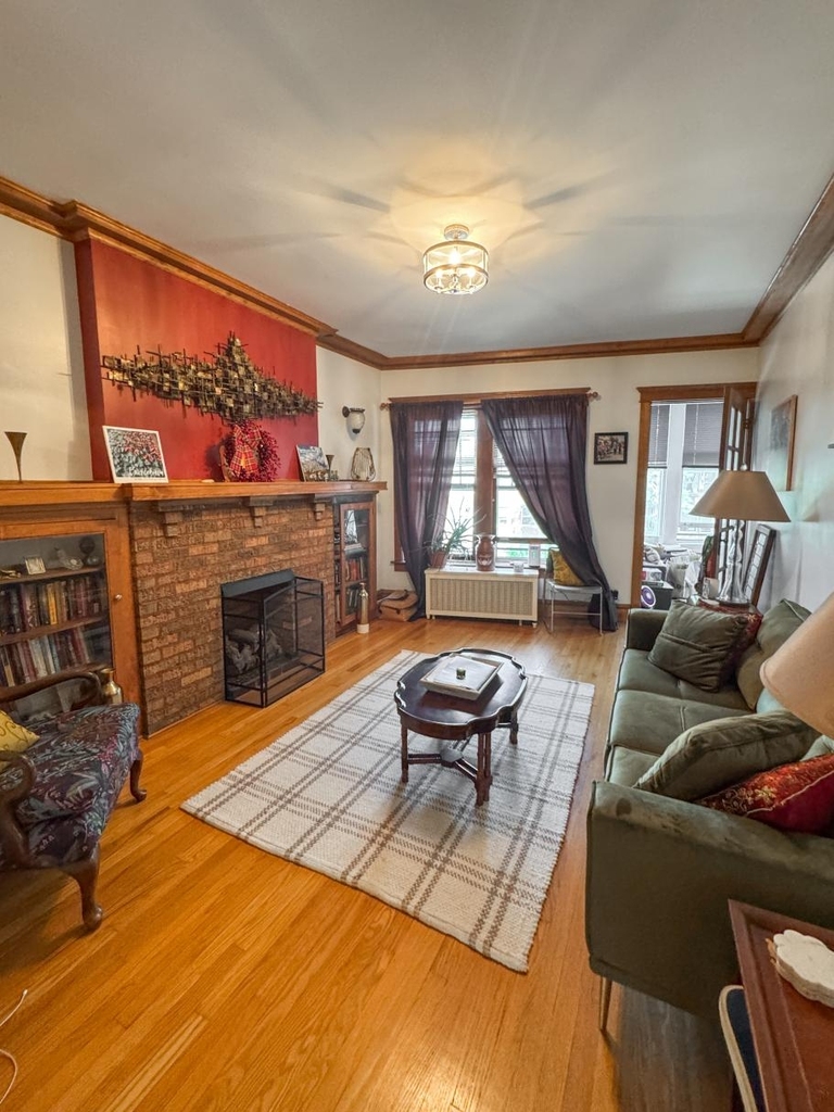 7658 North Sheridan Road - Photo 0