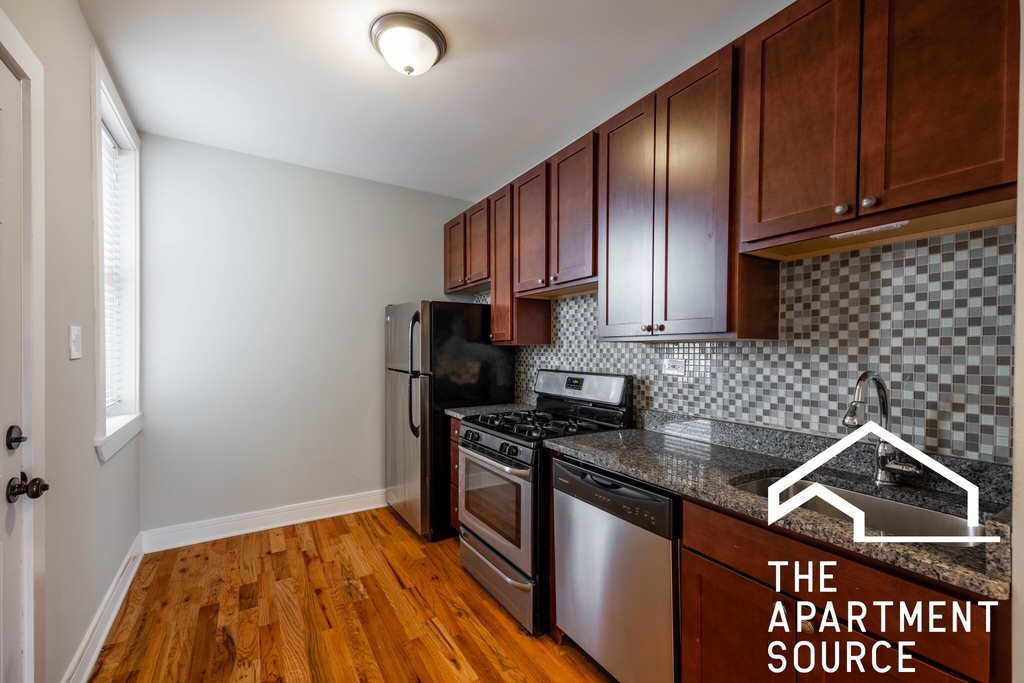 4419 North Wolcott Avenue - Photo 1