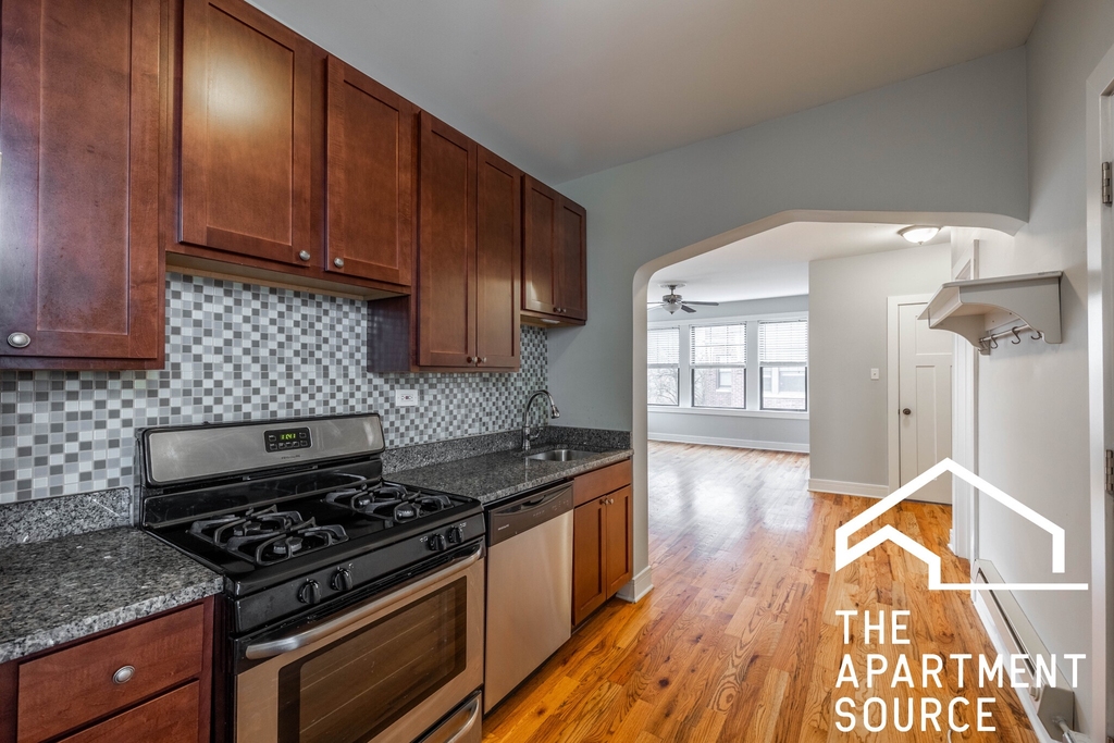 4419 North Wolcott Avenue - Photo 0