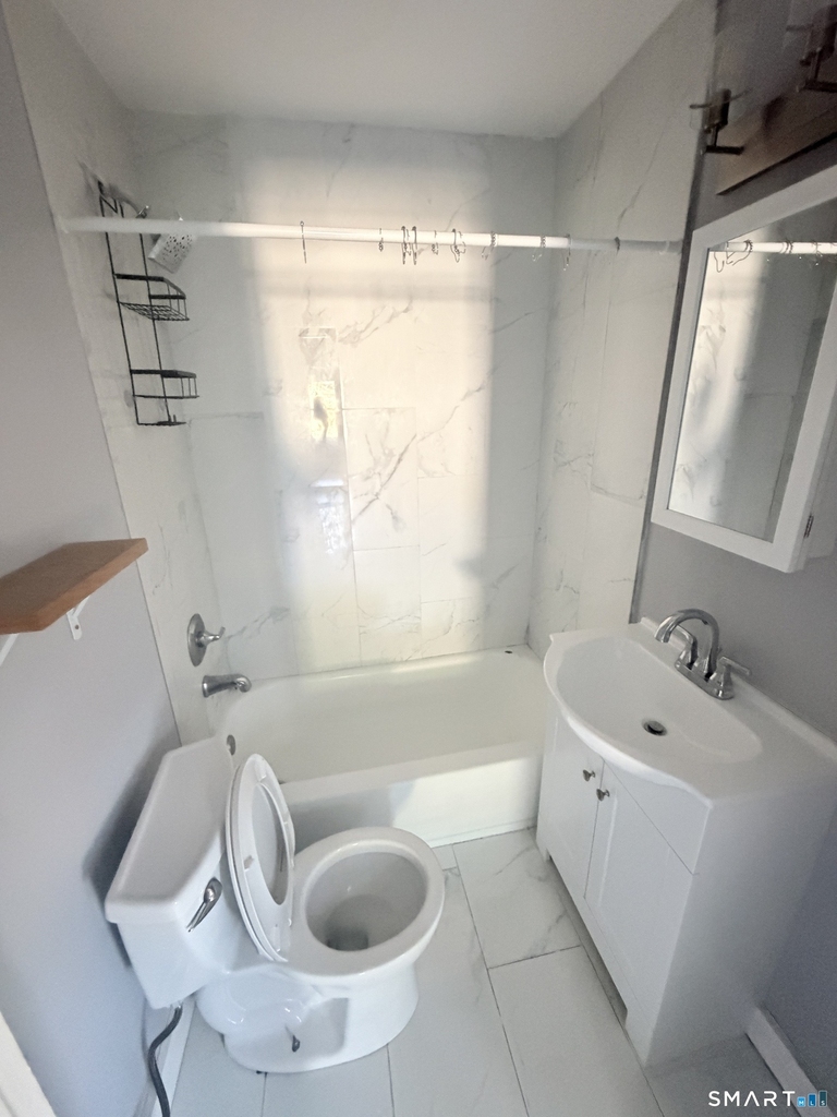 32 Alstrum Street - Photo 2
