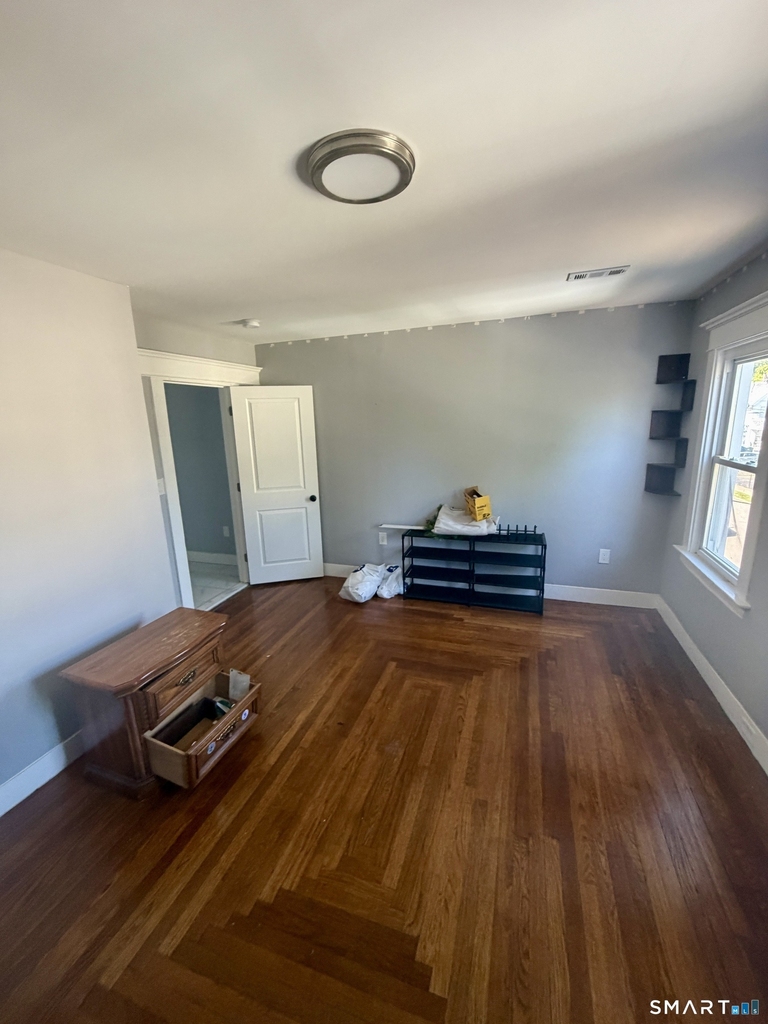 32 Alstrum Street - Photo 9