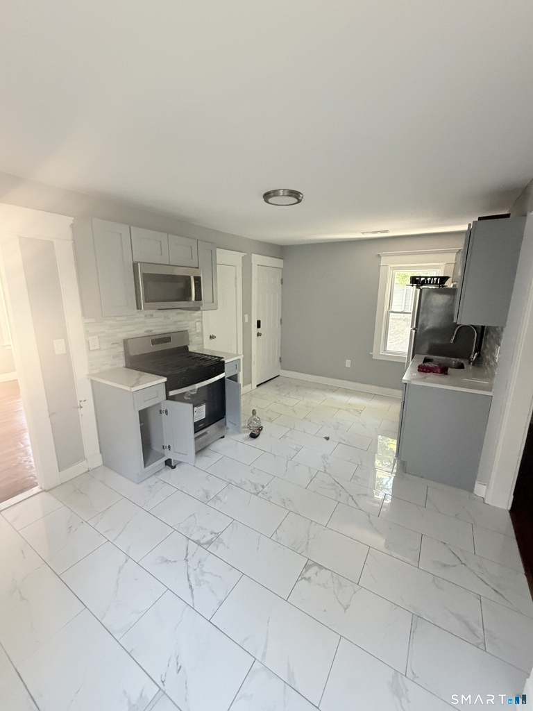 32 Alstrum Street - Photo 4